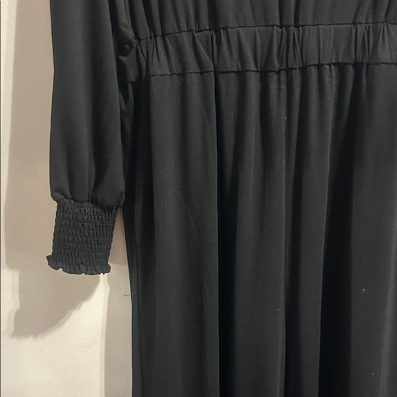 Elegant Black Jumpsuit by Bandolino - Picture 8 of 13